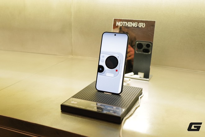 Nothing chính thức chào thị trường Việt Nam với 2 điện thoại và tai nghe "chẳng giống ai" - Ảnh 8.