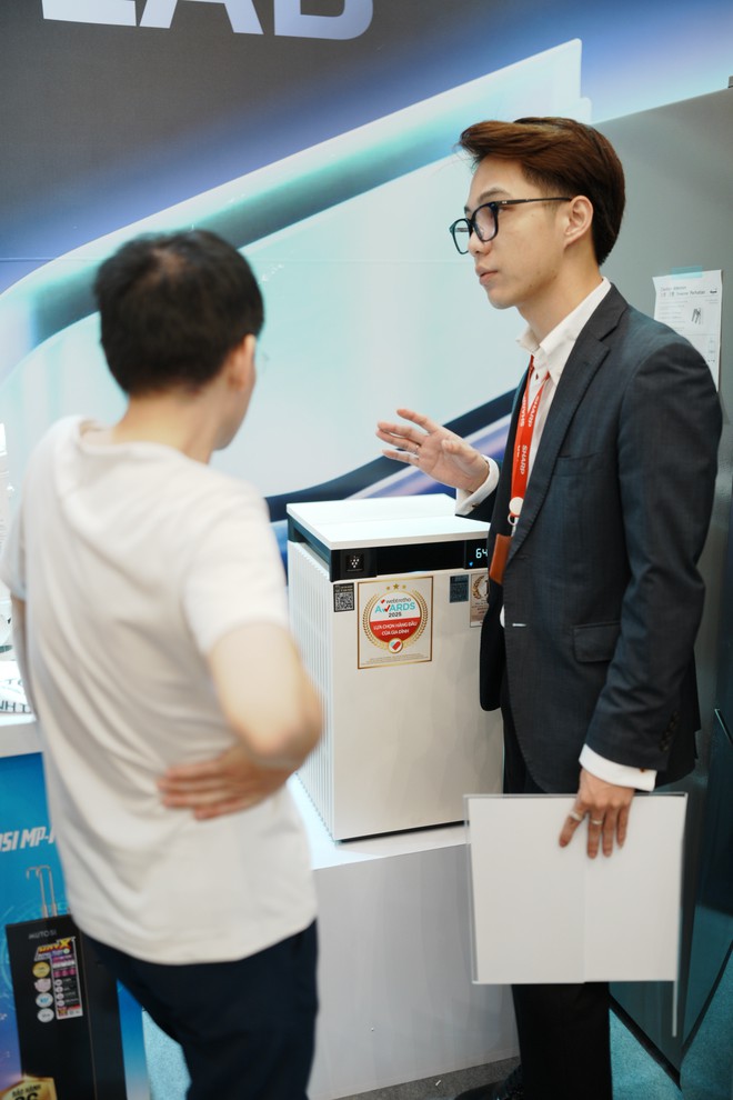 S&ocirc;i động Better Lab ng&agrave;y đầu: Người d&ugrave;ng trực tiếp trải nghiệm Sharp, Dahua, MUTOSI c&ugrave;ng c&aacute;c KOL c&ocirc;ng nghệ - Ảnh 36.