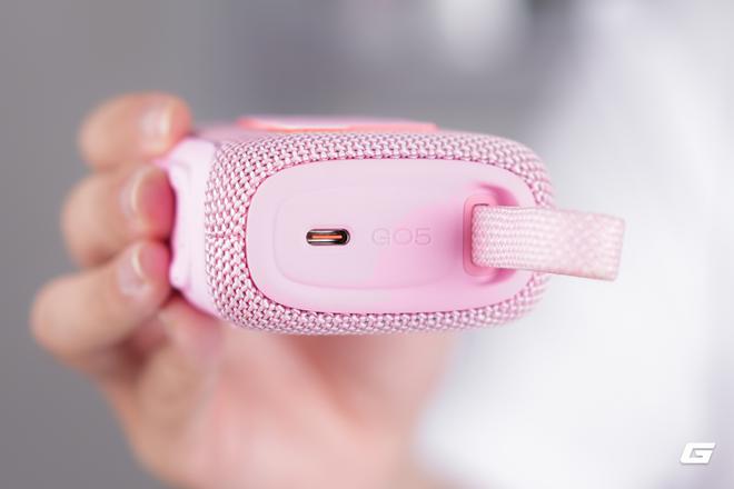 Loa mini chống nước IP68, chất &acirc;m ngon, nhiều m&agrave;u sắc, gi&aacute; sale chỉ 1 triệu đồng - Ảnh 11.