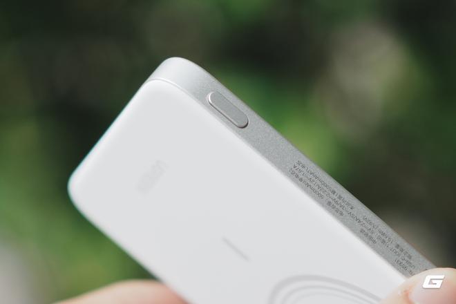 Pin dự phòng siêu mỏng của UGREEN: Màu trắng quá đẹp, sạc MagSafe 15W ngon lành cho iPhone, giá rẻ cả Xiaomi - Ảnh 5.