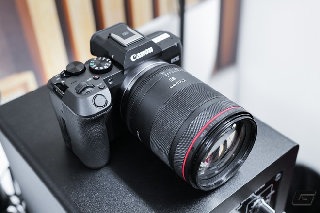 Canon EOS R8 Mark II ra mắt tại Việt Nam, giá 44,99 triệu đồng - Ảnh 2.