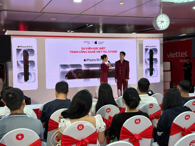 iPhone 18 Pro mở bán tại Việt Nam, Pro Max khan hàng ngay ngày đầu - Ảnh 4.