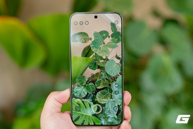 Tr&ecirc;n tay vivo V80 Lite 5G: Pin &ldquo;khủng&rdquo; 10.000 mAh nhưng th&acirc;n m&aacute;y vẫn đẹp, gọn g&agrave;ng hơn tưởng tượng - Ảnh 9.