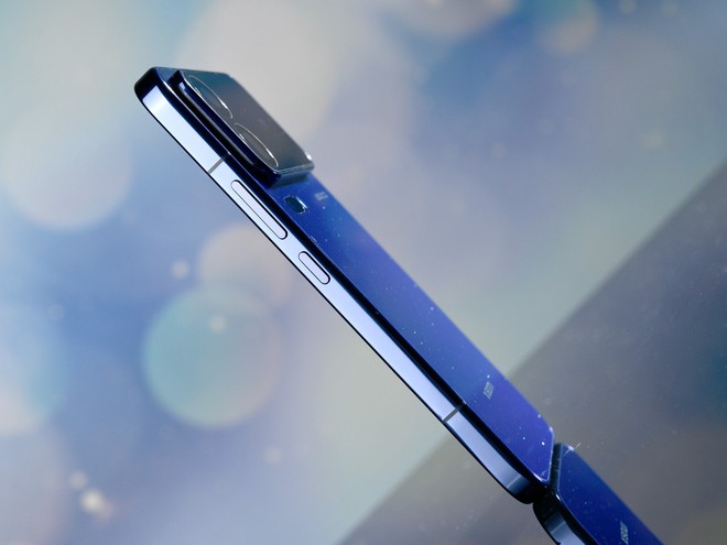 Xiaomi 18 Pro Max m&agrave;u Xanh Ng&acirc;n H&agrave;: vật liệu đ&aacute; sao cắt mỏng 0,11 mm - Ảnh 11.