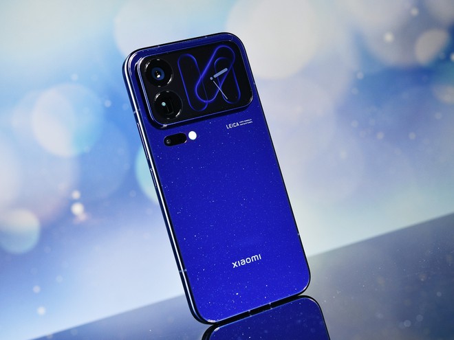 Xiaomi 18 Pro Max m&agrave;u Xanh Ng&acirc;n H&agrave;: vật liệu đ&aacute; sao cắt mỏng 0,11 mm - Ảnh 2.