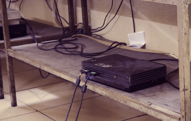 Câu chuyện về một quán PlayStation 2 còn sót lại tại Hà Nội