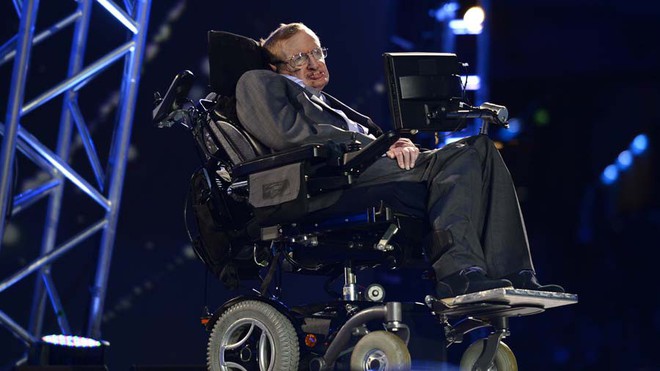 
Giáo sư Stephen Hawking (1942-2018) vừa qua đời ở tuổi 76
