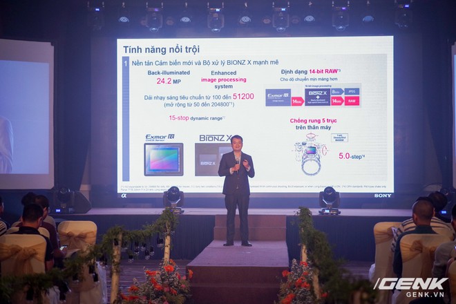 Máy ảnh Sony A7 III chính thức ra mắt tại Việt Nam: cảm biến Full-frame 24MP, lấy nét cực nhanh, dung lượng pin gấp 2,2 lần, giá bán gần 49 triệu đồng - Ảnh 1.