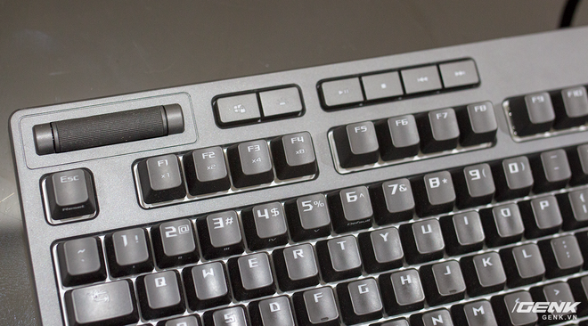 Asus ROG Strix Flare: Nhiều hơn là một bàn phím gaming cao cấp - Ảnh 12.