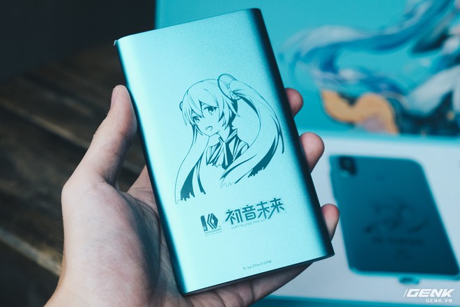 Mở hộp Xiaomi Mi 6X Hatsune Miku hàng độc tại VN, giá 9 triệu đồng - Ảnh 11.