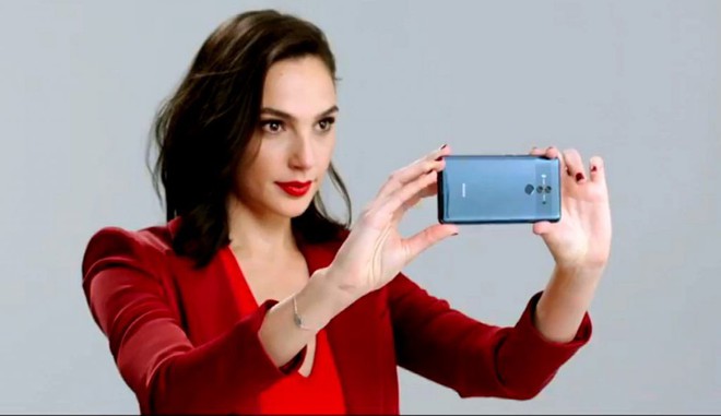Huawei chính thức bán Mate 10 Pro tại Mỹ từ tháng 2, mời nữ diễn viên Gal Gadot làm Giám đốc Trải nghiệm - Ảnh 2.