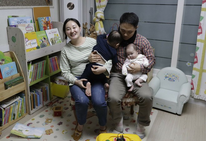 Cách tính tuổi kỳ lạ ở Hàn Quốc: Có những em bé mới sinh bỗng nhiên đã trở thành trẻ 2 tuổi - Ảnh 3.