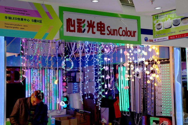 Chợ đồ giả huyền thoại ở Thung lũng Silicon của Trung Quốc đã bị đóng cửa không thương tiếc - Ảnh 3.