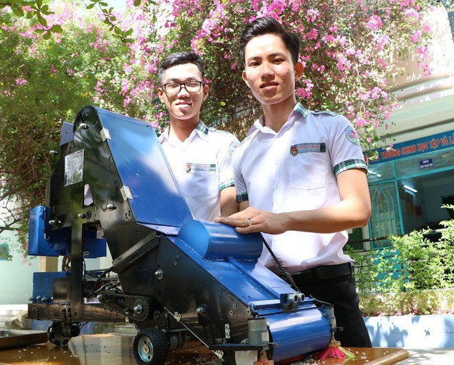 Hai học sinh THPT chế tạo thành công máy thu mua nông sản tự động - Ảnh 4.