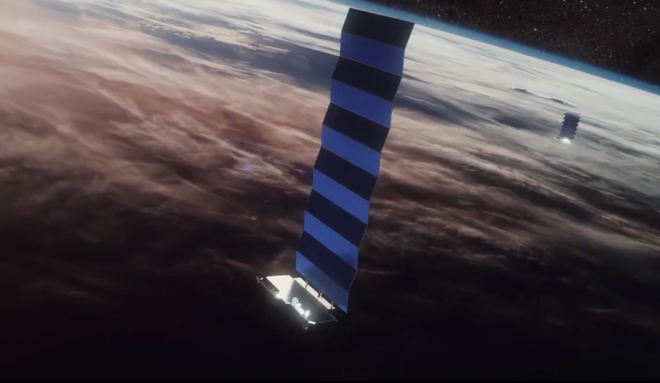 Giới thiên văn học lo lắng: dàn vệ tinh của SpaceX có thể làm hỏng cả bầu trời đêm - Ảnh 1.