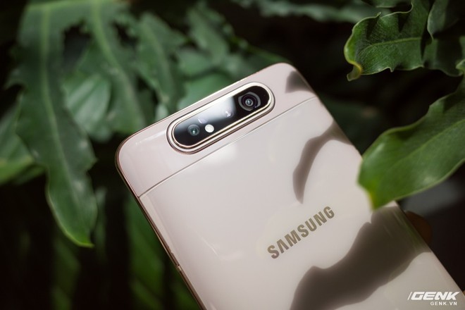Mở hộp Galaxy A80 tại Việt Nam: Chiếc điện thoại Galaxy đánh dấu nhiều điểm mới lạ nhất của Samsung - Ảnh 5.