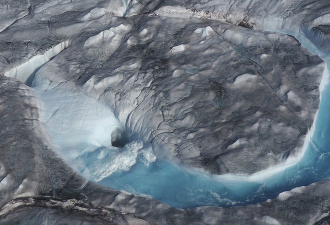 Hơn 12 tỷ tấn băng bị tan chảy ở Greenland chỉ trong một ngày - Ảnh 3.