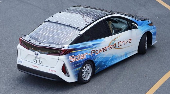 Toyota muốn chế tạo một chiếc ô tô điện chạy bằng năng lượng mặt trời có thể hoạt động mãi mãi mà không cần dừng lại để sạc - Ảnh 2.