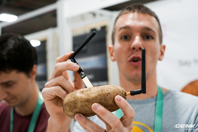 Dạo một vòng CES 2020 bắt gặp startup rao bán khoai tây thông minh - Ảnh 1.