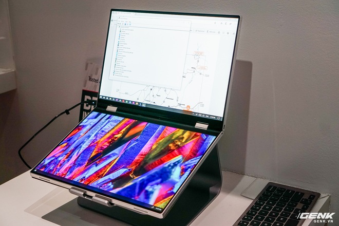 [CES 2020] Cận cảnh bộ đôi laptop độc đáo Dell Concept Duet và Concept Ori: Một màn hình đôi, một màn hình gập - Ảnh 1.
