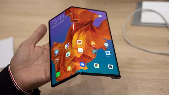 Galaxy Fold trở thành smartphone màn hình gập tốt nhất năm 2019 - Ảnh 3.