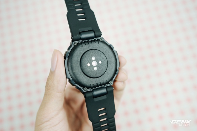 Trên tay Amazfit T-Rex: Smartwatch nồi đồng cối đá dành cho dân phượt, thiết kế giống G-Shock, giá 3.2 triệu đồng - Ảnh 8.