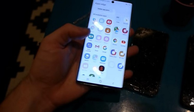 iPhone 11 Pro, Galaxy Note 10 và Huawei Mate 30 rơi xuống từ cầu thang cao chục mét, chiếc smartphone nào sẽ sống sót? - Ảnh 4.