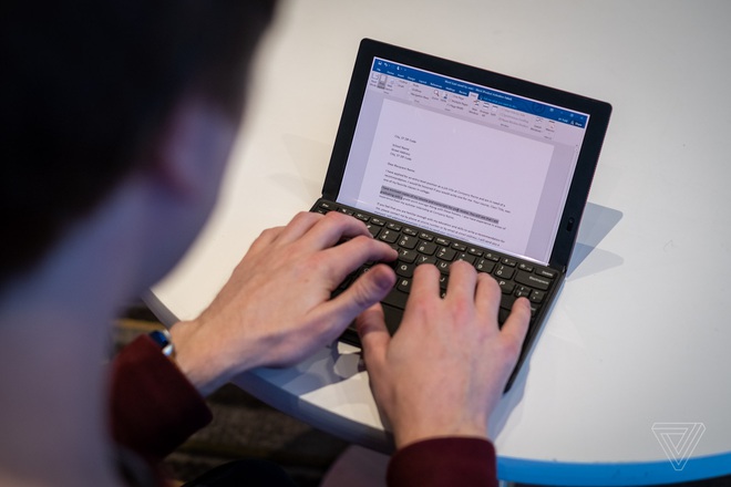 [CES 2020] Lenovo ra mắt ThinkPad X1 Fold với màn hình OLED gập, giá gần 60 triệu đồng - Ảnh 3.