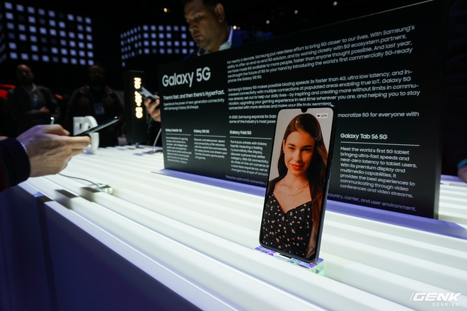 Samsung tại CES 2020: smartphone mới, Chromebook cao cấp, TV ấn tượng, và cả người nhân tạo - Ảnh 6.
