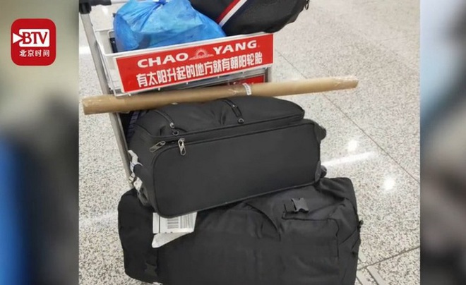 Nữ y tá Trung Quốc cất trữ 5.800 khẩu trang mua từ Nepal về phát cho người dân địa phương - Ảnh 2. Nữ y tá Trung Quốc cất trữ 5.800 khẩu trang mua từ Nepal về phát cho người dân địa phương - Ảnh 2.