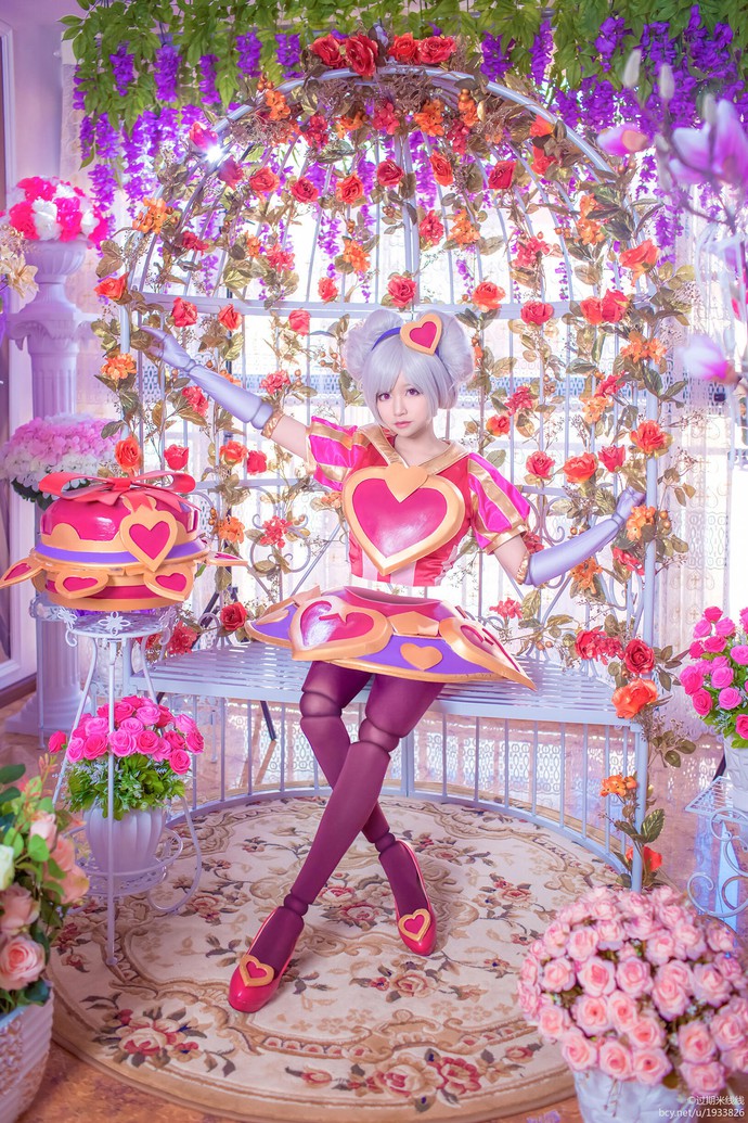 Cùng ngắm cosplay Orianna Quả Cầu Tình Ái cực dễ thương dành cho fan Liên Minh Huyền Thoại