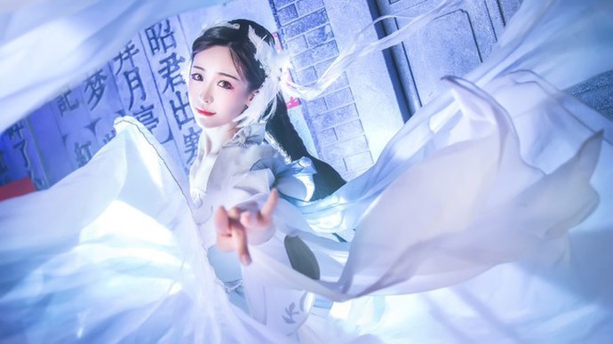 Lạ mắt với cosplay Tô Dung Dung - người tình của đạo soái Sở Lưu Hương - Ảnh 4.