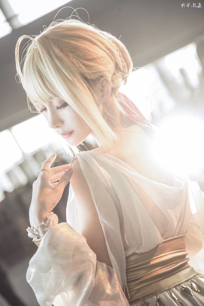 Cùng ngắm cosplay Saber đẹp đến ngất ngây trong Fate/Extella - Ảnh 6.