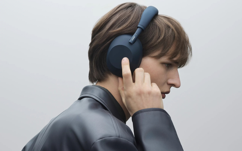 Sony WH-1000XM6 họp online có ổn không khi có mute nhanh và micro điều hướng chùm sóng AI?