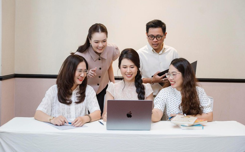 Cuộc chiến thầm lặng trong mỗi dự án AI: Vì sao IT và kinh doanh không thể hiểu nhau?