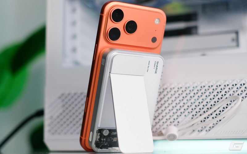 Trên tay pin dự phòng MagSafe độc nhất hiện nay với thiết kế đậm chất Cyberpunk, quạt RGB, chuẩn Qi2.2 mới nhất
