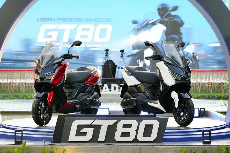 Yadea GT80 và GT80-P ra mắt: Thiết kế bản sao Yamaha Xmax 300, trang bị phanh TCS đối đầu trực diện Honda PCX