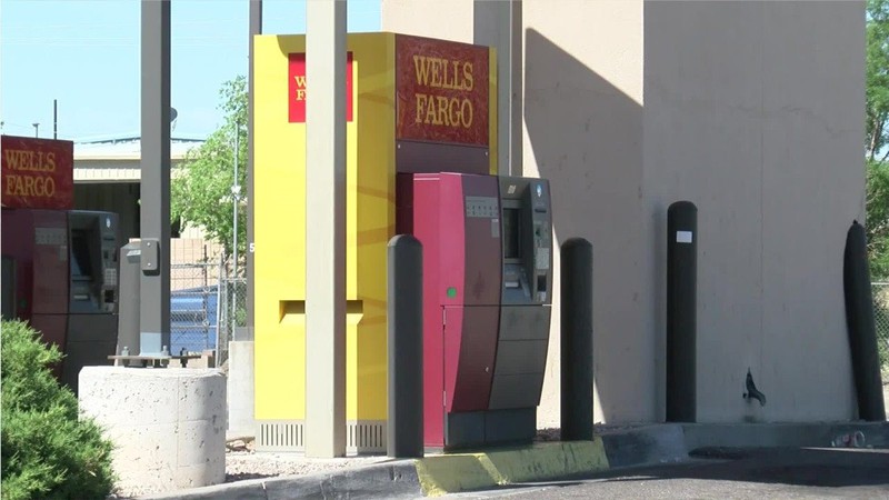 Phát hiện túi bọc chứa hơn 5,3 tỷ đồng tiền mặt bị bỏ lại cạnh cây ATM