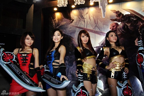 Các ShowGirl tại hội chợ game Đài Bắc 2013 7