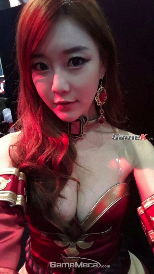 Điểm mặt những showgirl sexy nhất G-Star 2013 2