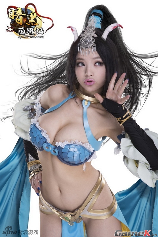 Bổ mắt với bộ cosplay "khủng" của người đẹp Lí Linh 4