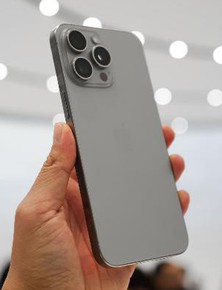 Cùng dùng cảm biến 48MP nhưng vì sao iPhone 14 Pro lại không được mặc định 24MP giống iPhone 15?