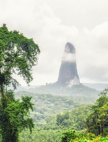 Pico Cão Grande: Nón núi lửa hình kim gần như không thể leo lên