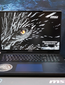 Cận cảnh “Rồng Bắc Âu” MSI Titan 18 HX Dragon Edition: Siêu laptop mạnh mẽ với Intel Core Ultra 9 285HX, Nvidia RTX 5090 và thiết kế “ngầu vô đối”