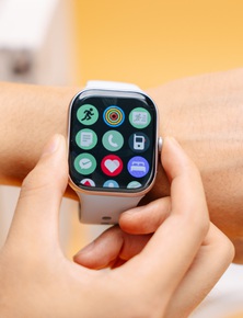 vivo ra mắt đồng hồ mới: Thiết kế giống Apple Watch, màn hình siêu sáng, pin 17 ngày, giá chưa tới 2 triệu đồng