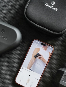 Dùng thử Theragun Mini Plus: Thiết bị massage nhỏ gọn nhưng đầy đủ tính năng, làm nóng cơ bắp, phù hợp cả dân thể thao lẫn văn phòng