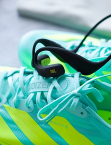 Trải nghiệm JBL Endurance Pace: Tai nghe thể thao dạng mở, khung titan dẻo dai và khả năng tự làm khô độc đáo, giá chưa tới 2 triệu đồng