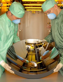 Đã tạo được tia EUV, nhưng tại sao máy quang khắc Trung Quốc vẫn thua ASML, hóa ra vì thiếu bộ phận này