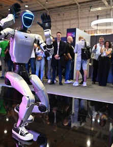 Trung Quốc siết chặt quản lý ngành robot hình nhân trước nguy cơ "bong bóng" đầu tư và sao chép công nghệ