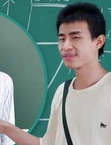 Thiên tài toán học Trung Quốc khiến nhiều người sửng sốt vì sống với 40 USD/tháng, từ chối nhận tiền công khi giải các bài toán khó